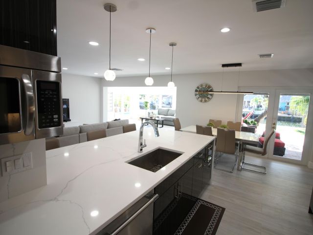 Home for rent at 2548 SE 14th Street E 2548 Se 14th St - photo 6697027