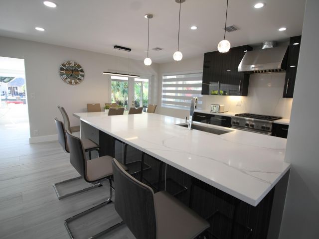 Home for rent at 2548 SE 14th Street E 2548 Se 14th St - photo 6697030