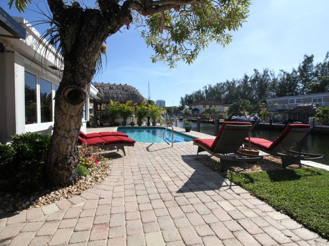 Home for rent at 2548 SE 14th Street E 2548 Se 14th St - photo 6697036