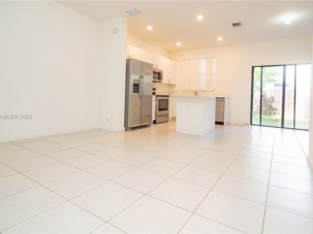 3-bedroom home for rent in Homestead - 13237 SW 286th Ter 13237 - MondialRealty