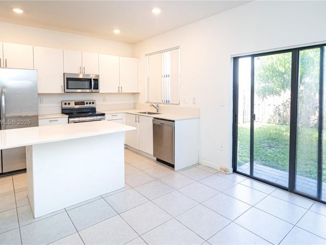 3-bedroom home for rent in Homestead - 13237 SW 286th Ter 13237 - MondialRealty