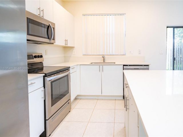 3-bedroom home for rent in Homestead - 13237 SW 286th Ter 13237 - MondialRealty