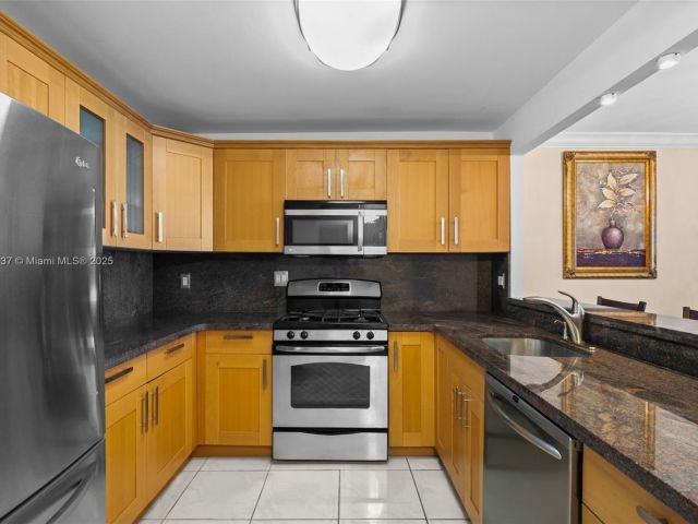 1-bedroom condo for sale in Hallandale Beach - 2030 S Ocean Dr 1701 - MondialRealty