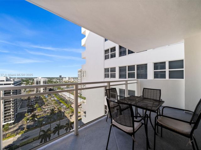 1-bedroom condo for sale in Hallandale Beach - 2030 S Ocean Dr 1701 - MondialRealty