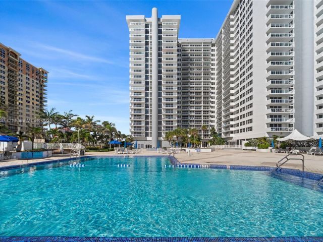 1-bedroom condo for sale in Hallandale Beach - 2030 S Ocean Dr 1701 - MondialRealty