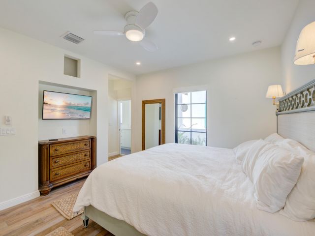 Home for rent at 110 Marine Way Valencia #3 - photo 6717153