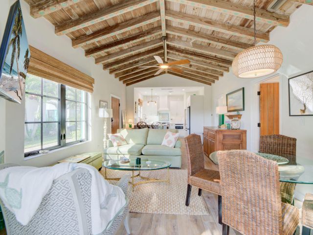 Home for rent at 110 Marine Way Valencia #3 - photo 6717165