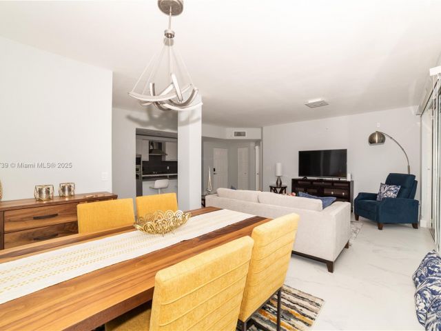 Apartment for sale  Unit #4607 - photo 6694679