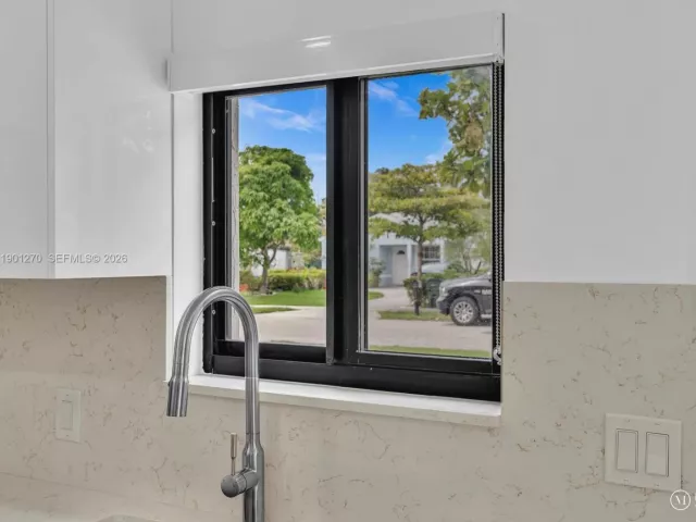 2-bedroom home for sale in Delray Beach - 107 Central Ave - MondialRealty