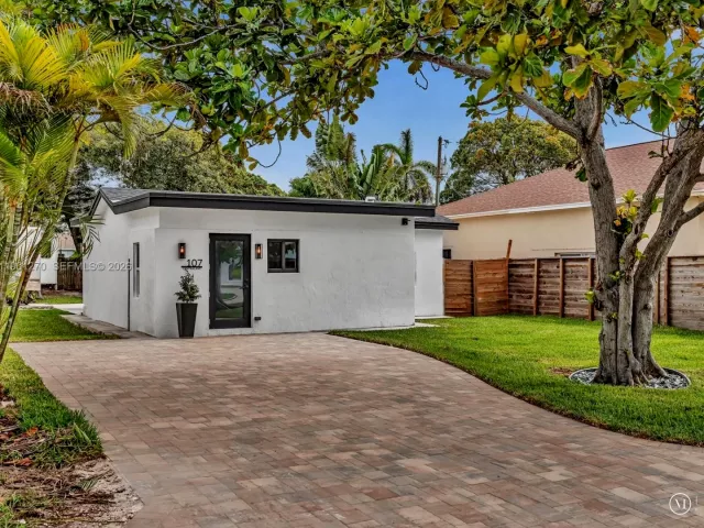 2-bedroom home for sale in Delray Beach - 107 Central Ave - MondialRealty
