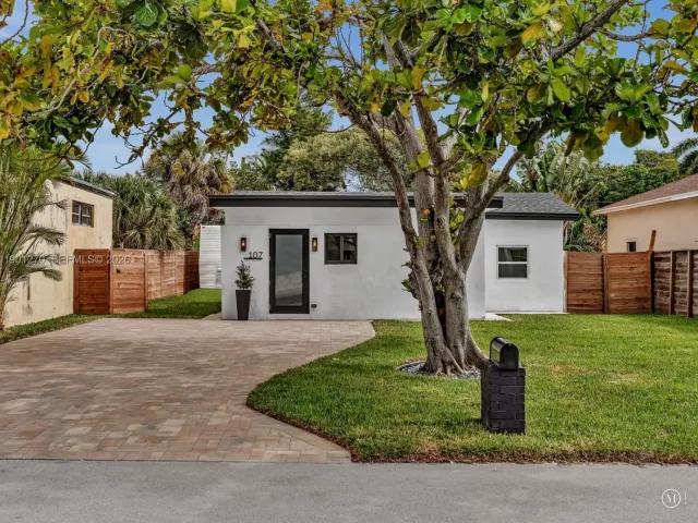 2-bedroom home for sale in Delray Beach - 107 Central Ave - MondialRealty