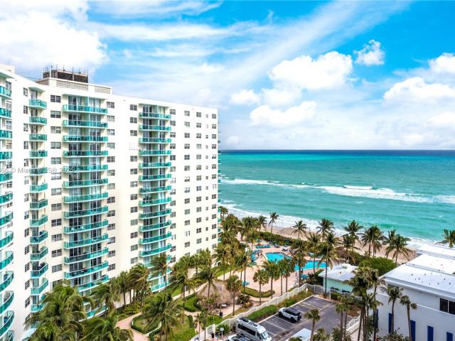 1-bedroom condo for sale in Hollywood - 4001 S Ocean Dr 12K - MondialRealty