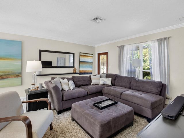 Home for sale at 118 NE 22nd Street - photo 6777558