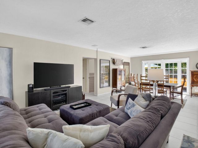 Home for sale at 118 NE 22nd Street - photo 6777560