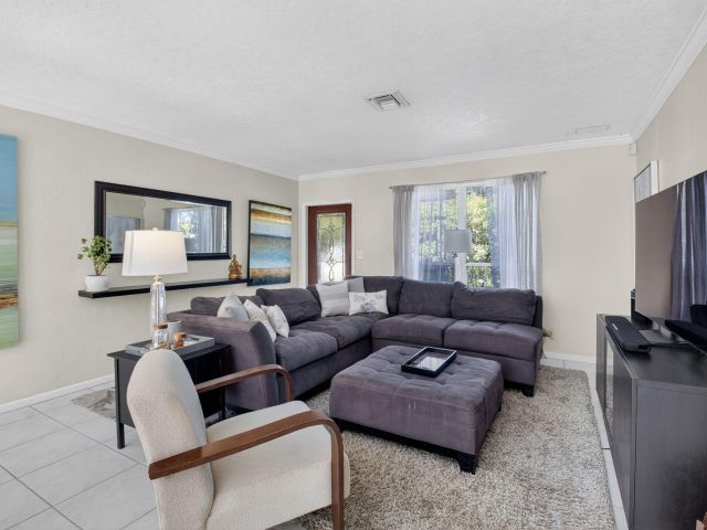 Home for sale at 118 NE 22nd Street - photo 6777562