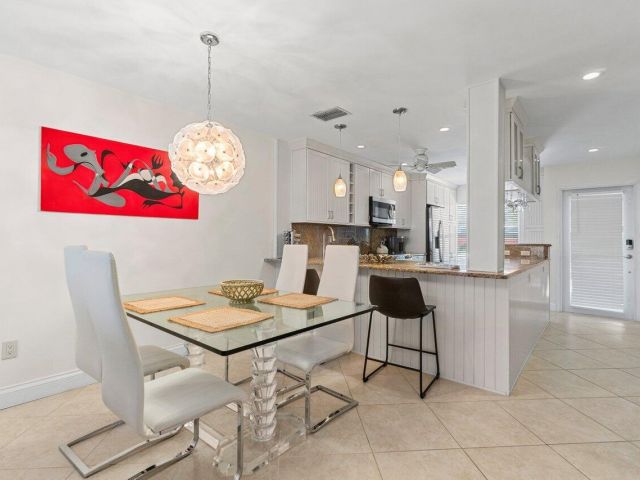 Home for rent at 842 SE 19th Avenue 103 - photo 6695247