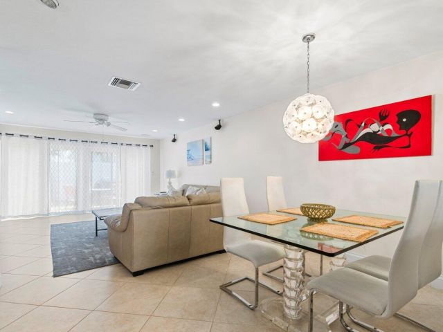 Home for rent at 842 SE 19th Avenue 103 - photo 6695249