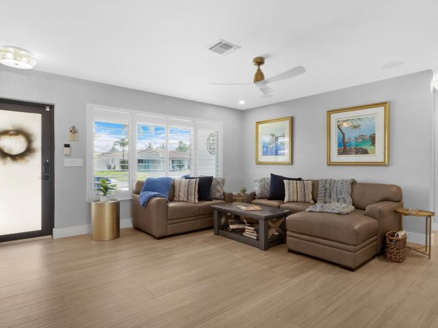 Home for sale at 291 SE 5th Avenue - photo 6694304