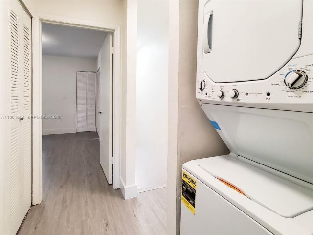 Home for rent at 1901 NW S River Dr 61F - photo 7442539