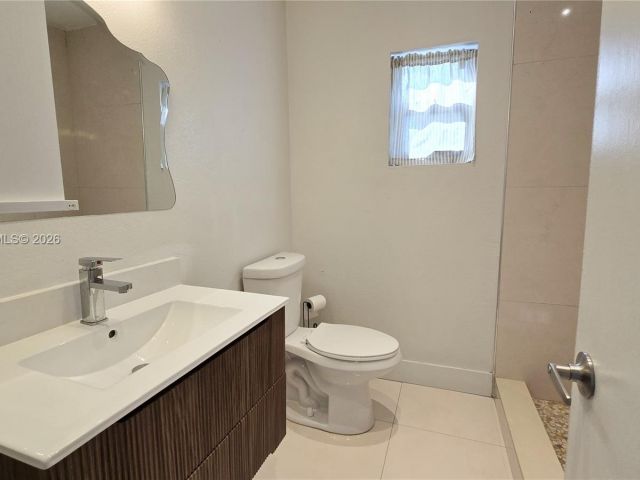 Home for rent at 1901 NW S River Dr 61F - photo 7442541