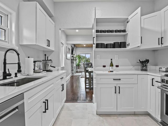 Home for sale at 424 Malverne Road - photo 6708355