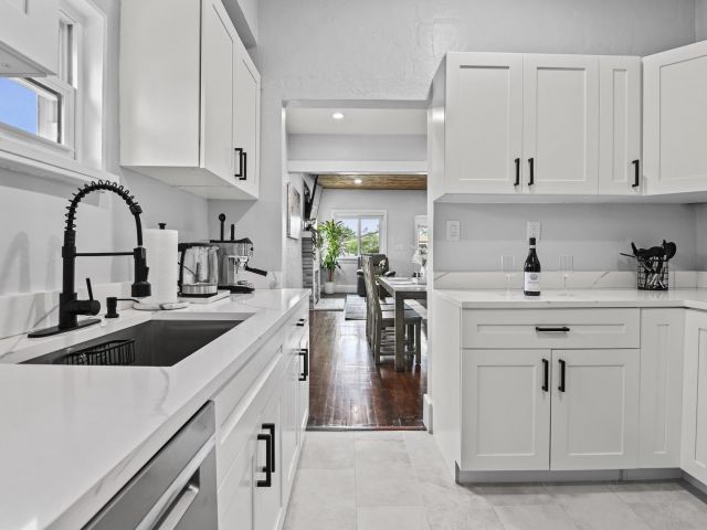 Home for sale at 424 Malverne Road - photo 6708356