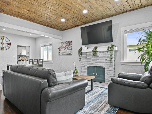 Home for sale at 424 Malverne Road - photo 6708361