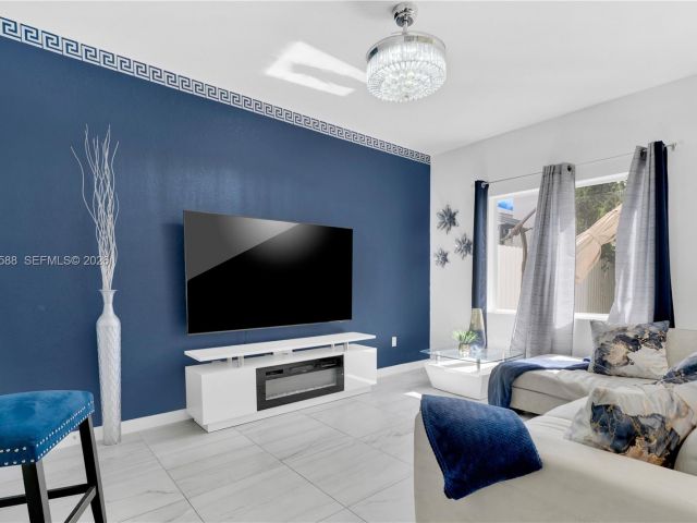 3-bedroom home for sale in Homestead - 856 SE 16th Ct - MondialRealty