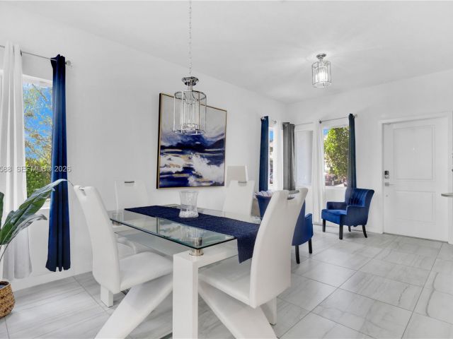3-bedroom home for sale in Homestead - 856 SE 16th Ct - MondialRealty