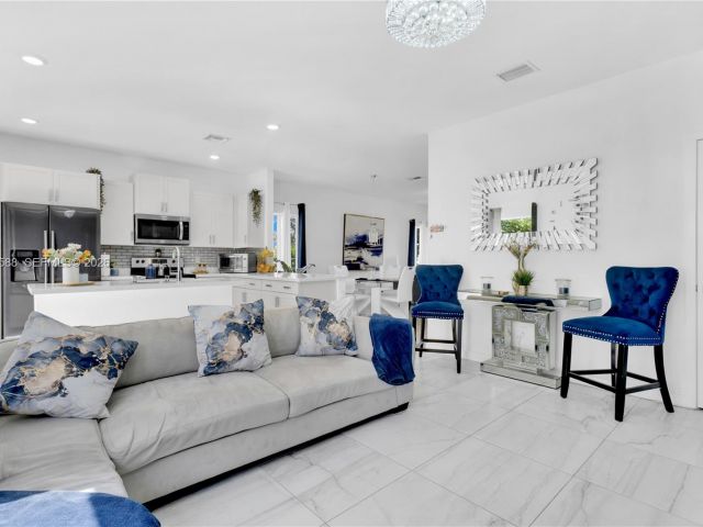 3-bedroom home for sale in Homestead - 856 SE 16th Ct - MondialRealty