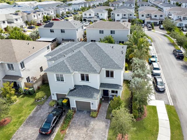 3-bedroom home for sale in Homestead - 856 SE 16th Ct - MondialRealty
