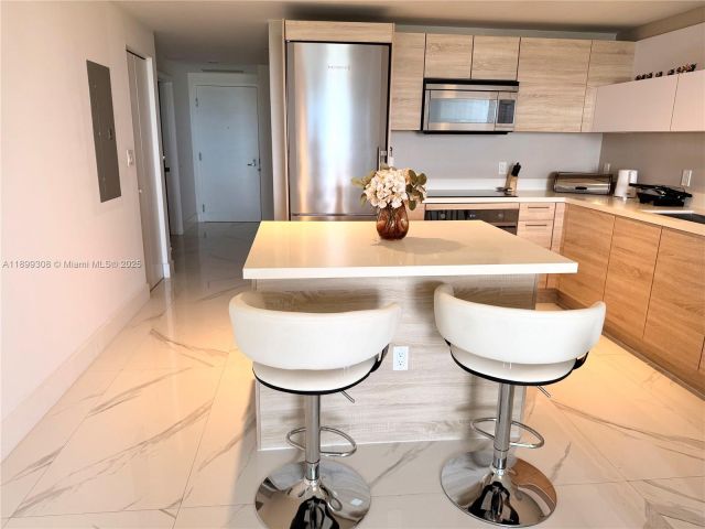 Apartment for rent  Unit #1505 - photo 6835115