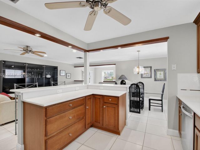 2-bedroom home for rent in West Palm Beach - 3810 Rowena Cir . - MondialRealty