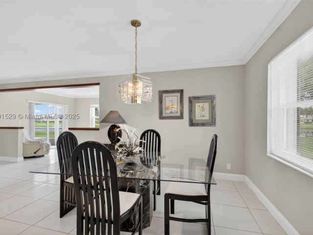 2-bedroom home for rent in West Palm Beach - 3810 Rowena Cir . - MondialRealty