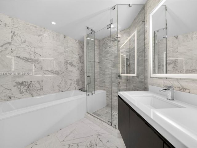 Apartment for sale  Unit #2106 - photo 6695282