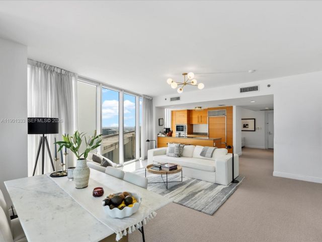 Apartment for sale  Unit #5507 - photo 6697627