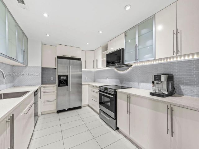 Apartment for rent  Unit #902 - photo 6697893