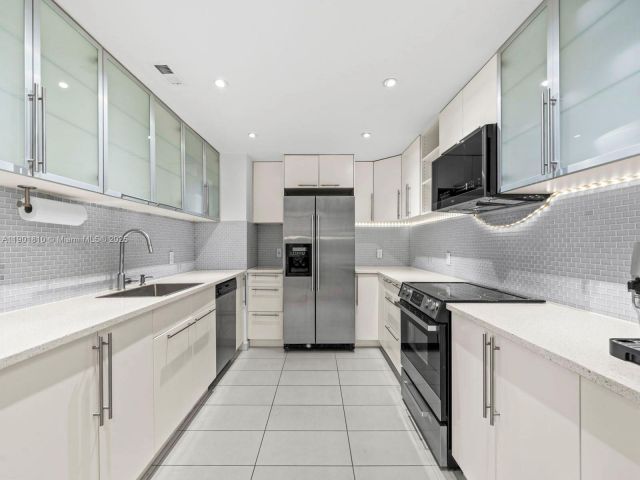 Apartment for rent  Unit #902 - photo 6697894