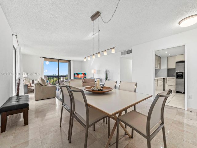 Apartment for rent  Unit #902 - photo 6697906