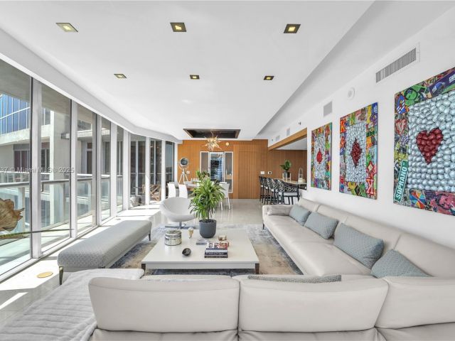 Apartment for rent  Unit #1001 - photo 6697592