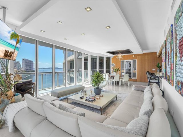 Apartment for rent  Unit #1001 - photo 6697594