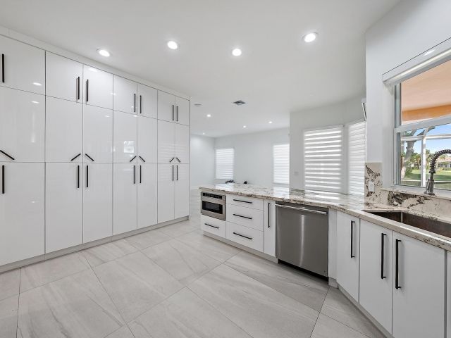 Home for sale at 8734 Lakes Boulevard - photo 6719606