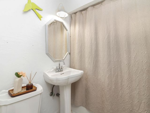 Home for rent at 341 Nottingham Boulevard - photo 6708292