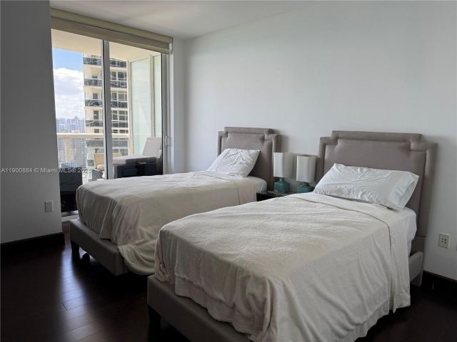 Apartment for sale  Unit #3303 - photo 6698822