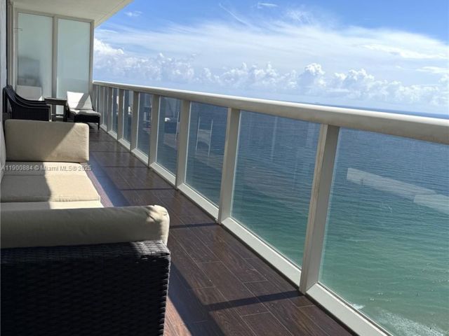 Apartment for sale  Unit #3303 - photo 6698833