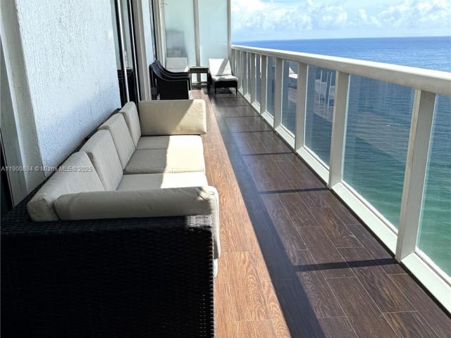 Apartment for sale  Unit #3303 - photo 6698834