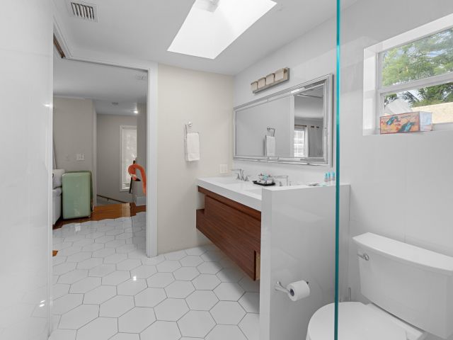 Home for sale at 1608 Lake Avenue - photo 6712932