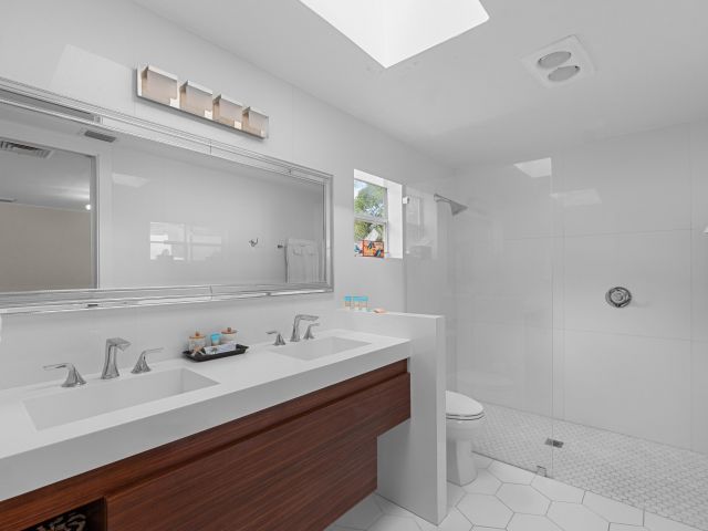 Home for sale at 1608 Lake Avenue - photo 6712933