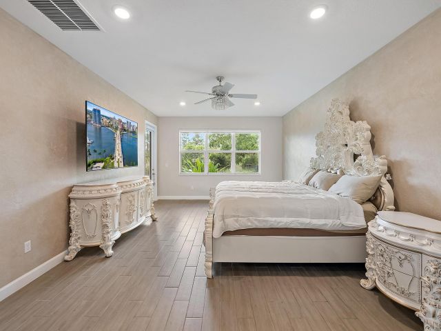 Home for sale at 10616 Starling Way - photo 6719588