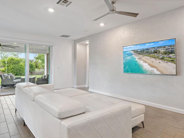 Home for sale at 10616 Starling Way - photo 6719590